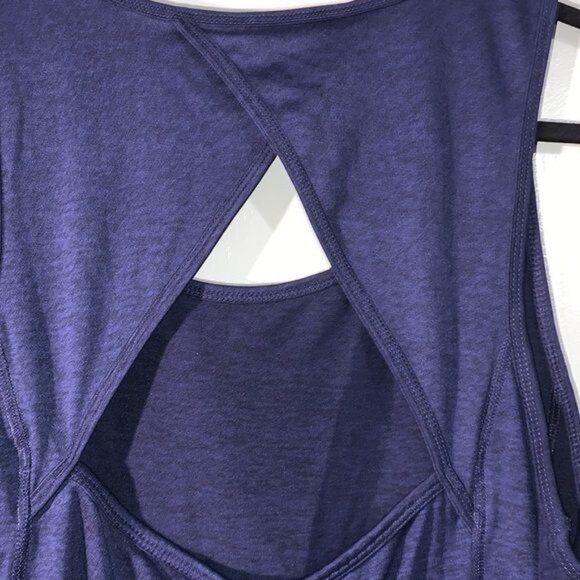 Old Navy Active Go-Dry Navy Blue Tank Top XL Fitted With Back Cutout Design Ligh - Picture 3 of 9